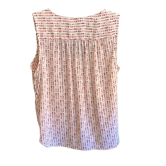 White House Black Market Printed Surplice Blouse. Size 8. - Picture 4 of 7